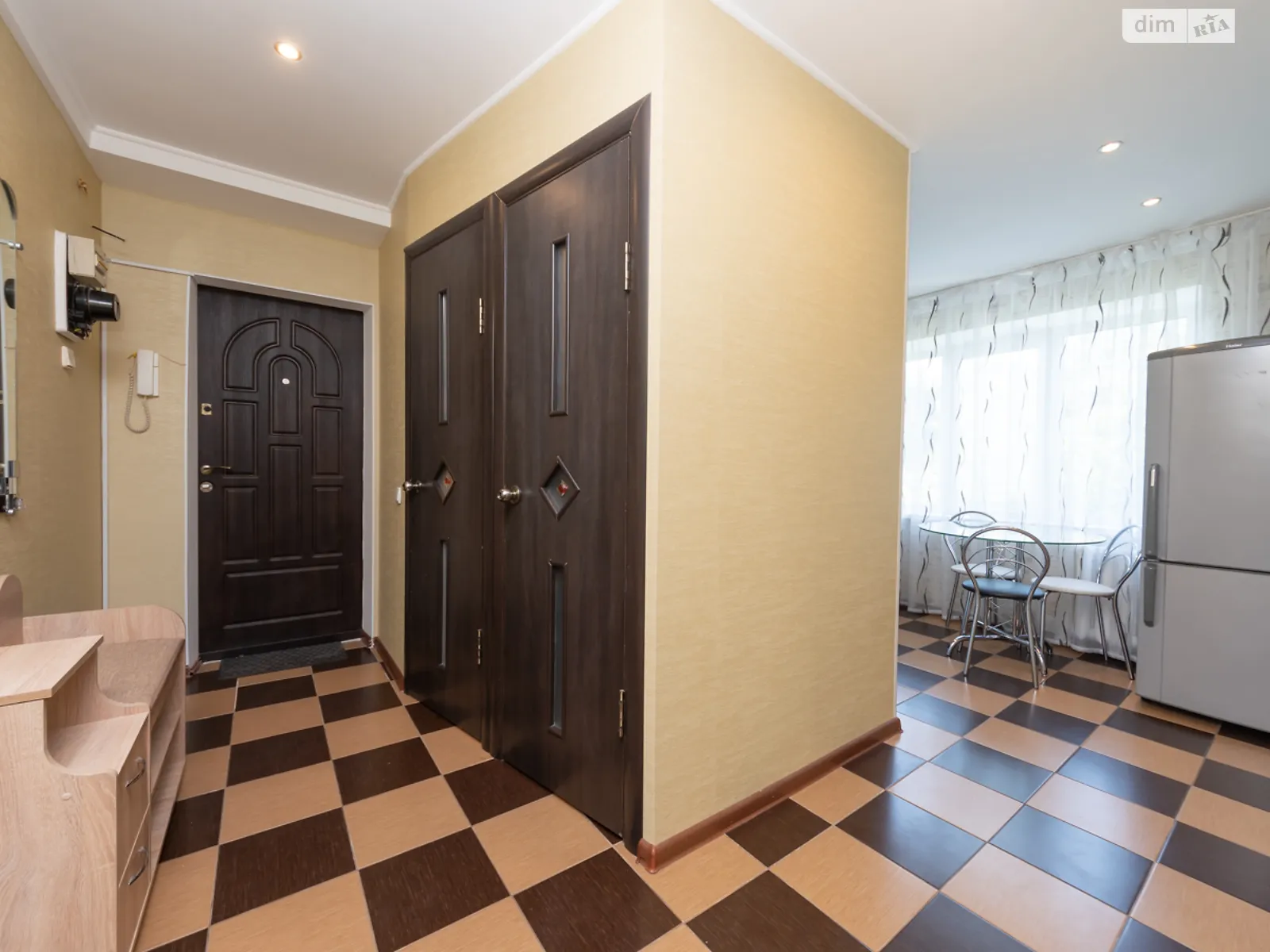 Продается 2-комнатная квартира 46 кв. м в Киеве, бул. Павла Вирского(Саратовская), 10 - фото 1