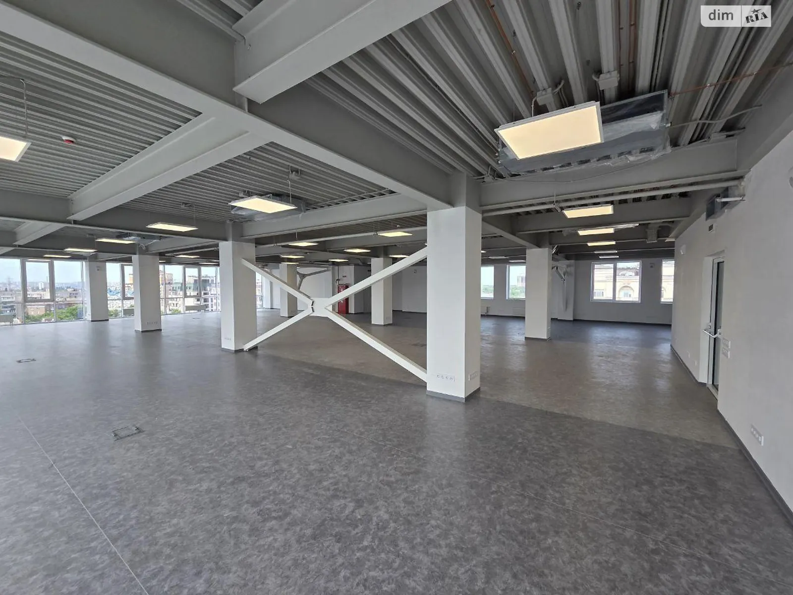 Здається в оренду офіс 1100 кв. м в бізнес-центрі, цена: 23650 $ - фото 1