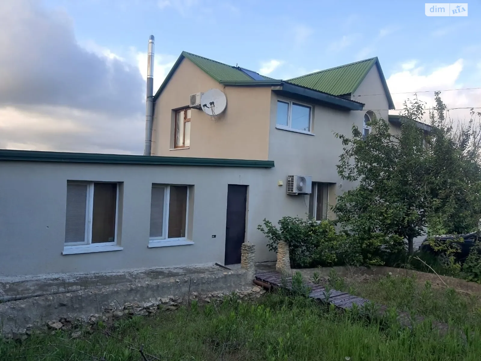 Продается дом на 2 этажа 280.4 кв. м с гаражом, цена: 75000 $ - фото 1