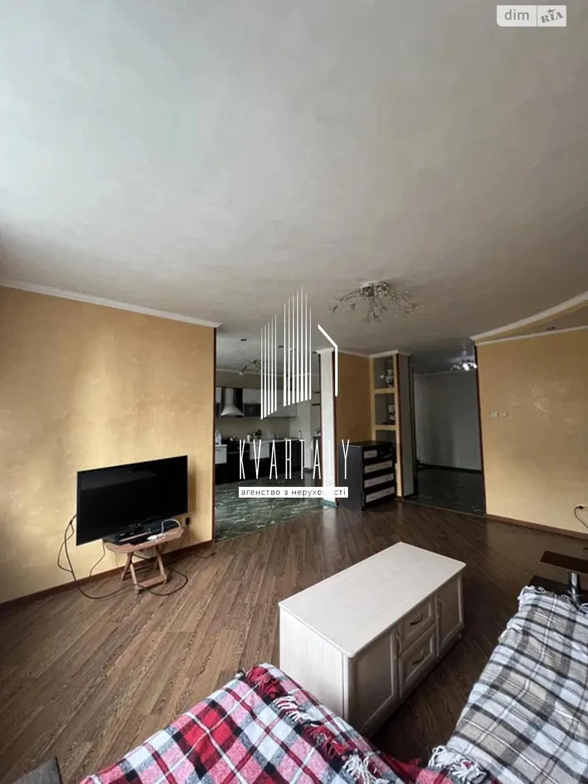 Продається 2-кімнатна квартира 88 кв. м у Києві, вул. Срібнокільська, 1 - фото 1