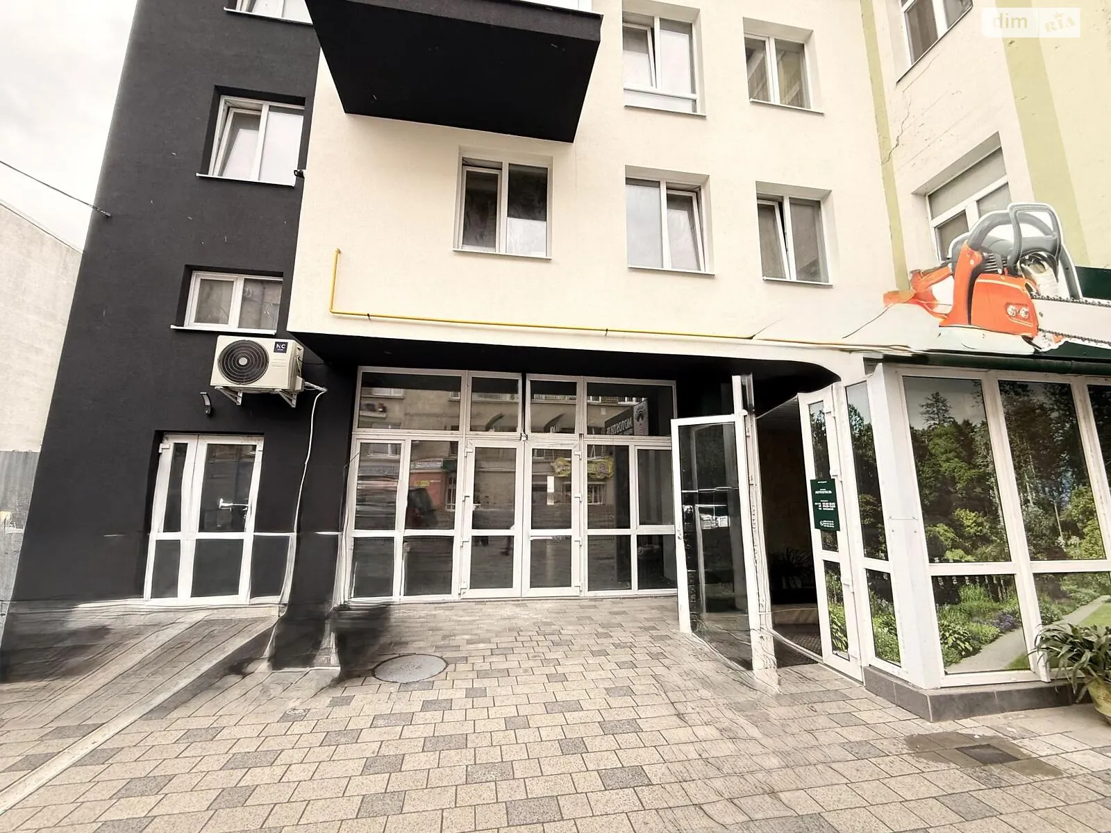 Здається в оренду приміщення вільного призначення 52 кв. м в 3-поверховій будівлі, цена: 500 $ - фото 1