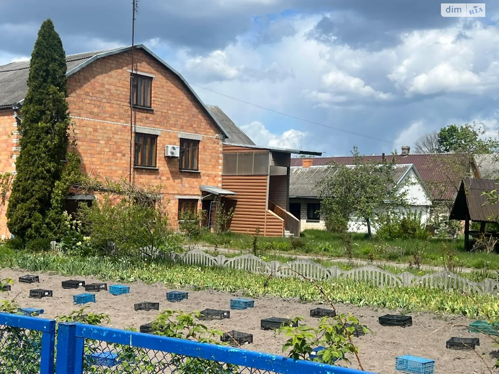 Продається будинок 3 поверховий 300 кв. м з мансардою, цена: 65000 $ - фото 1