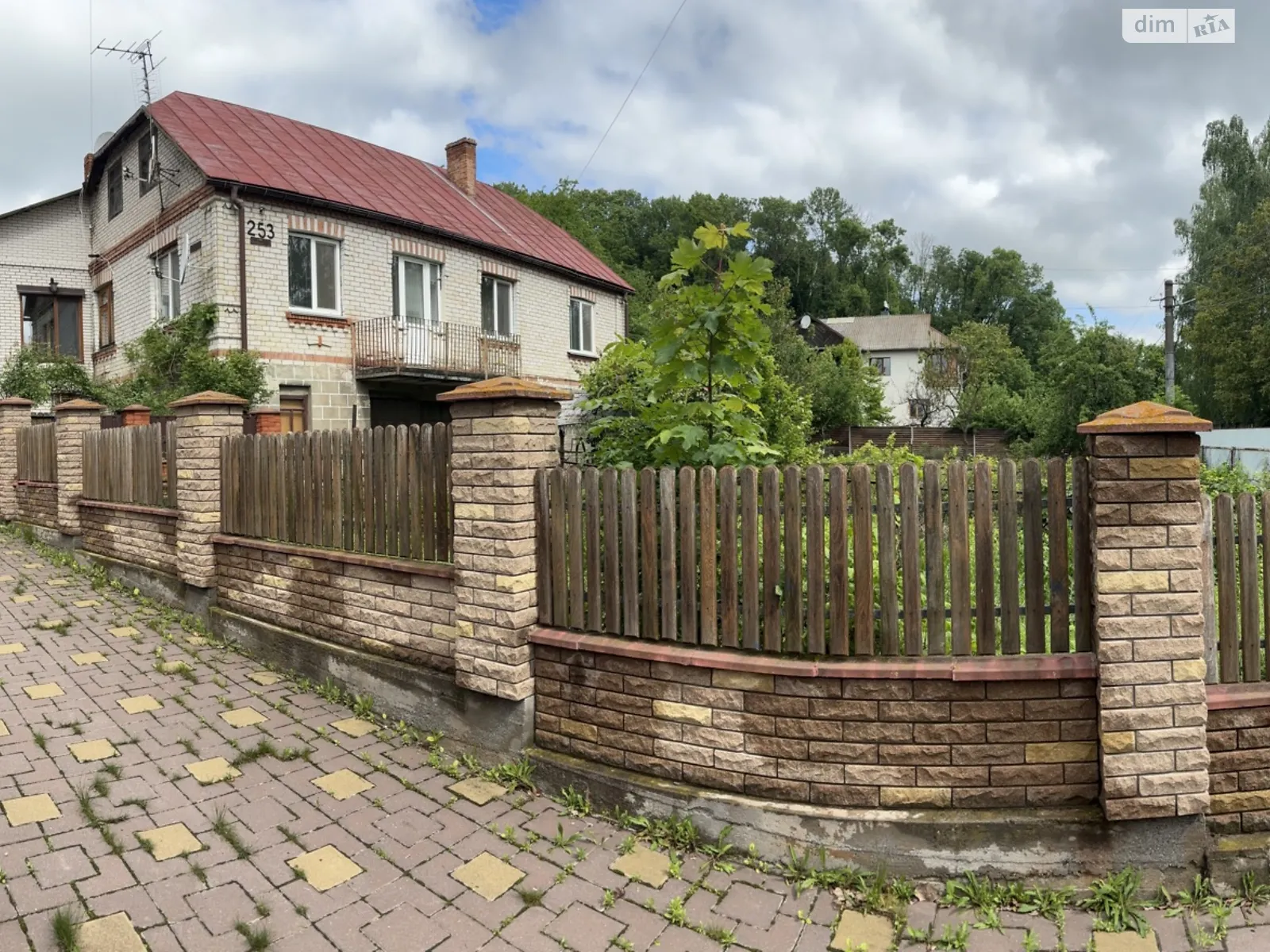 Продается дом на 2 этажа 264 кв. м с балконом, цена: 230000 € - фото 1