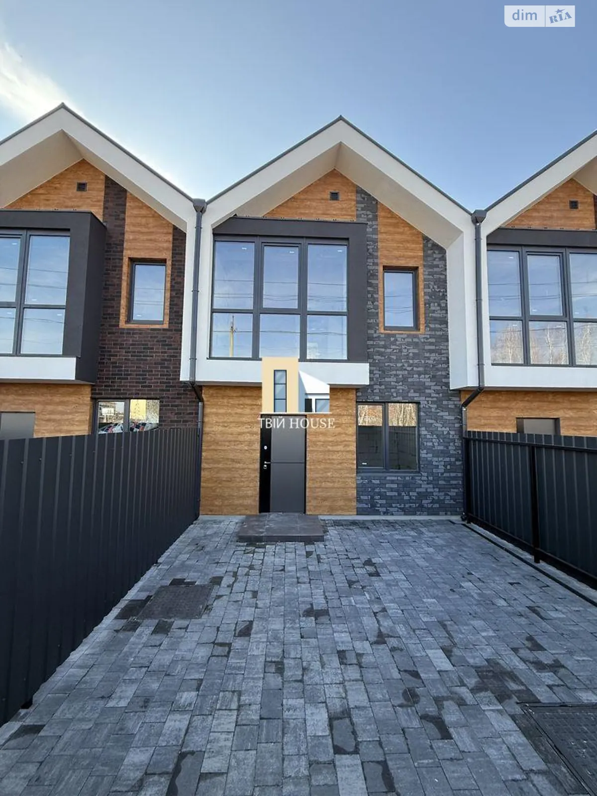 Продается дом на 2 этажа 95 кв. м с мебелью, цена: 75000 $ - фото 1