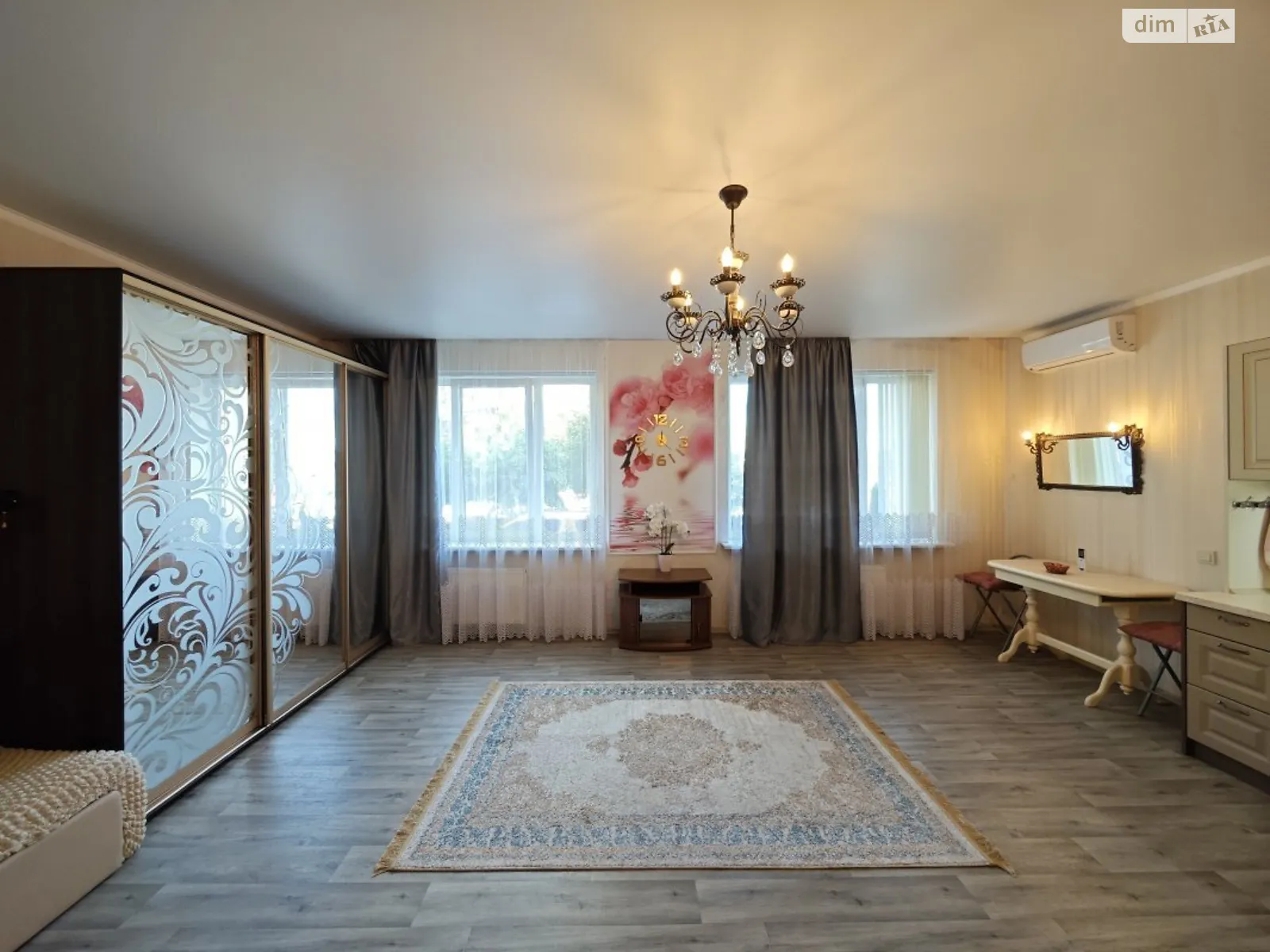 Продается 1-комнатная квартира 43 кв. м в Одессе, ул. Жемчужная, 2 - фото 1