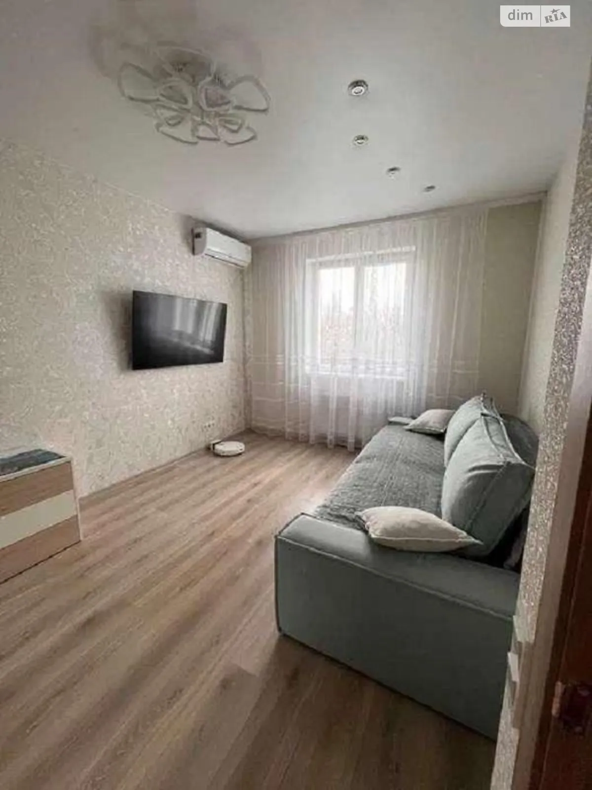 Продается 1-комнатная квартира 37 кв. м в Харькове, просп. Любови Малой - фото 1