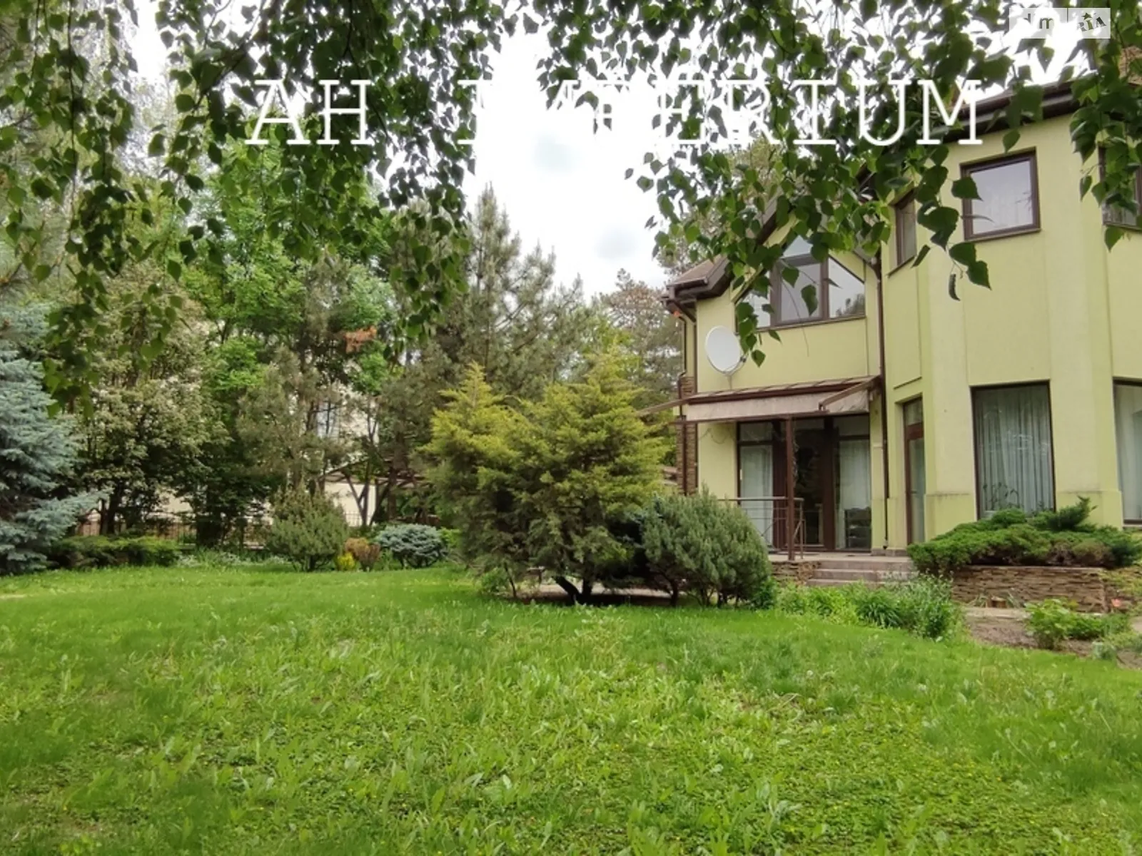 Сдается в аренду дом на 2 этажа 292 кв. м с садом, цена: 1500 $ - фото 1