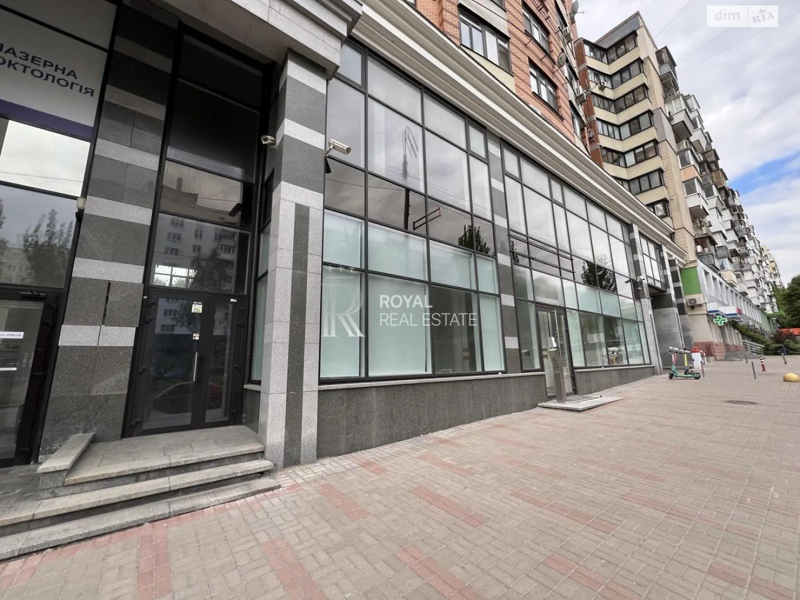 Сдается в аренду офис 415 кв. м в бизнес-центре, цена: 8310 $ - фото 1