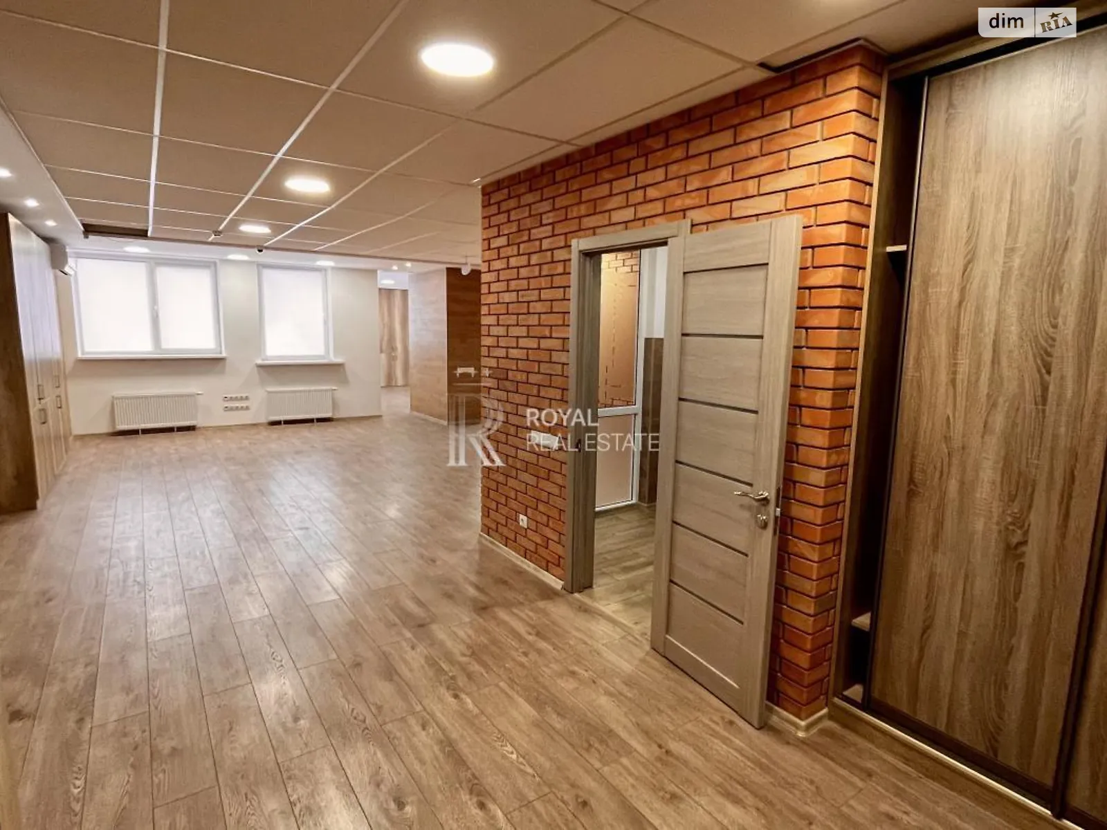 Здається в оренду офіс 560 кв. м в бізнес-центрі, цена: 8400 $ - фото 1