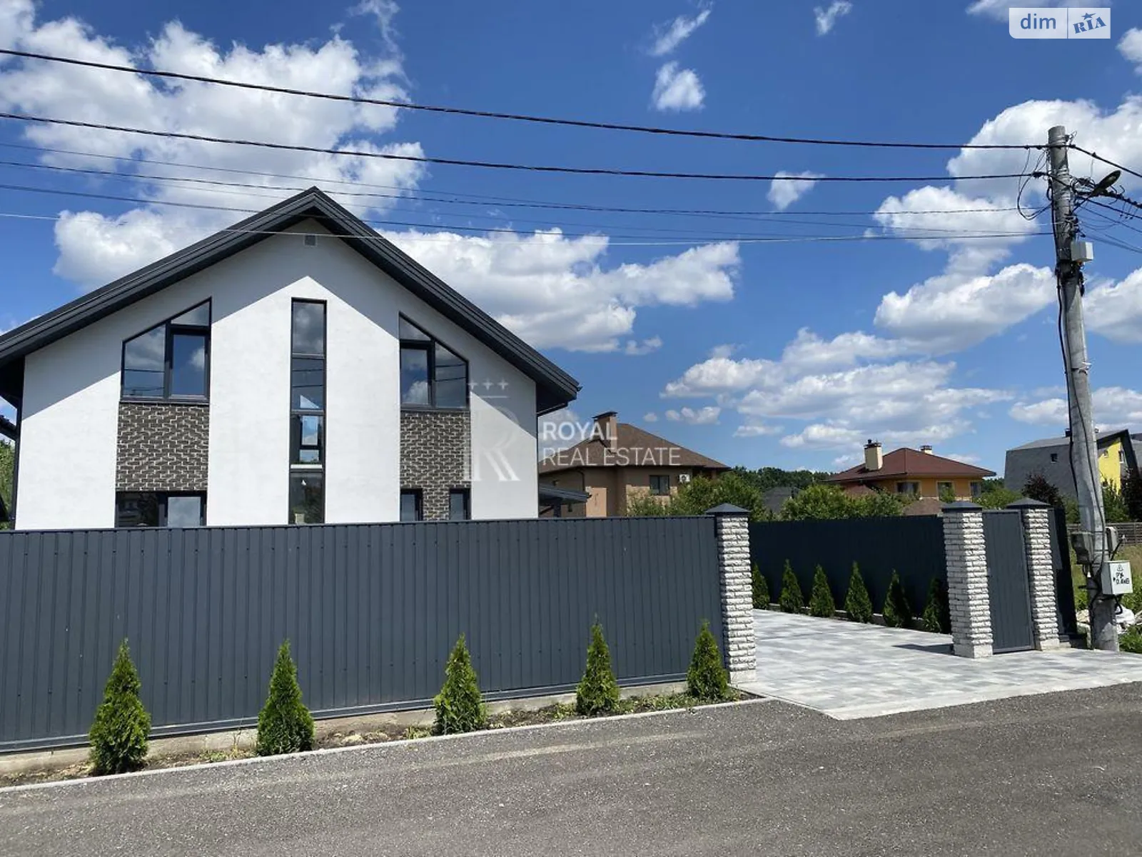 Продается дом на 2 этажа 150 кв. м с бассейном, цена: 158000 $ - фото 1