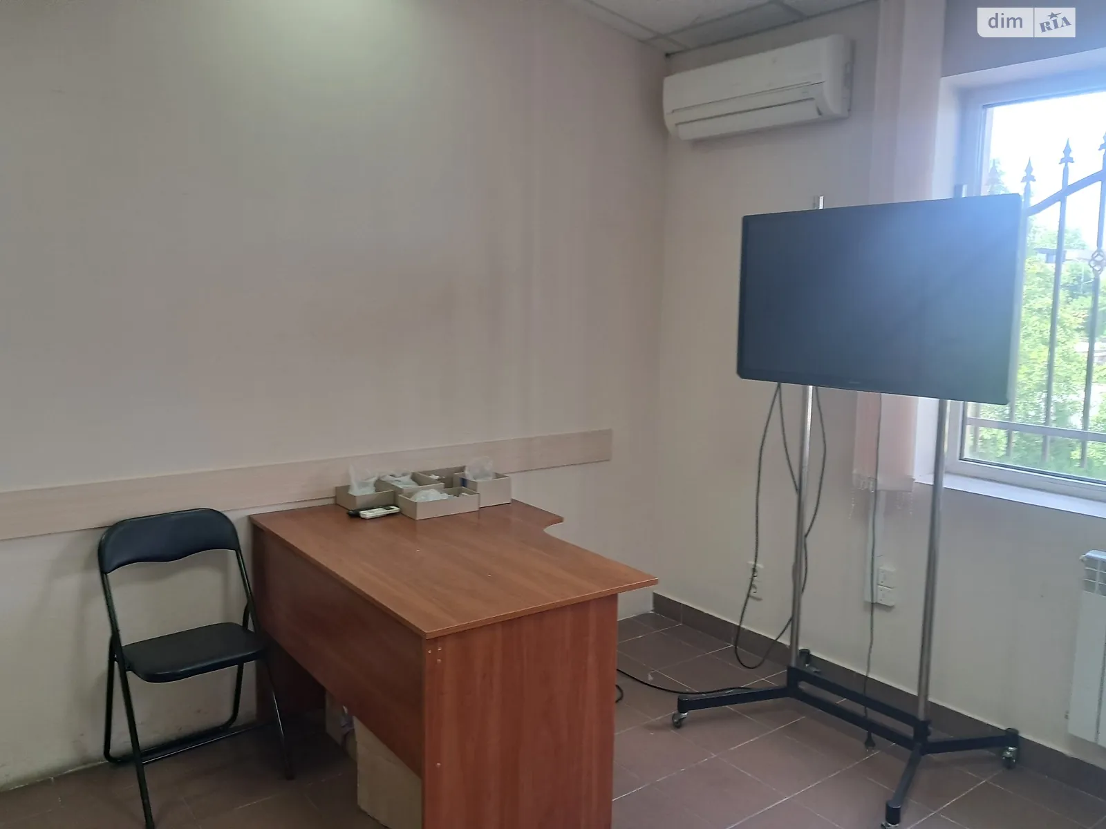 Сдается в аренду офис 30 кв. м в бизнес-центре, цена: 11000 грн - фото 1