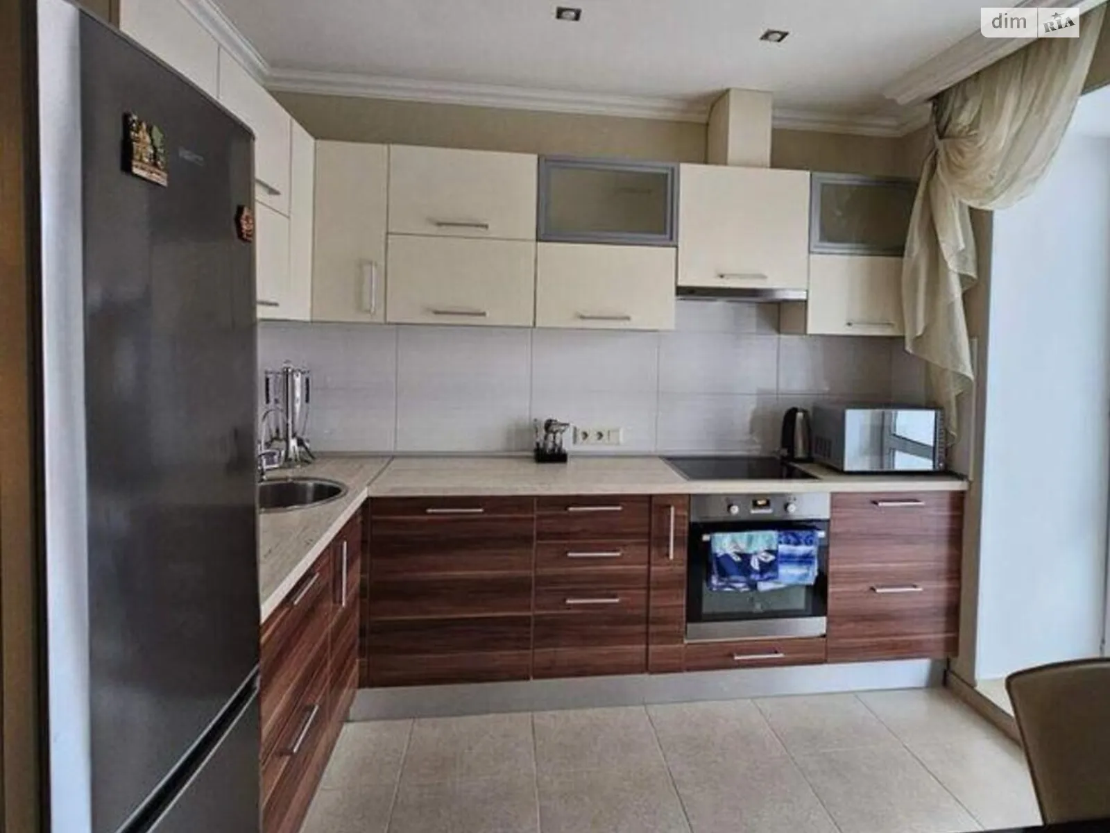 Продається 1-кімнатна квартира 50 кв. м у Києві, вул. Гарматна, 18 - фото 1