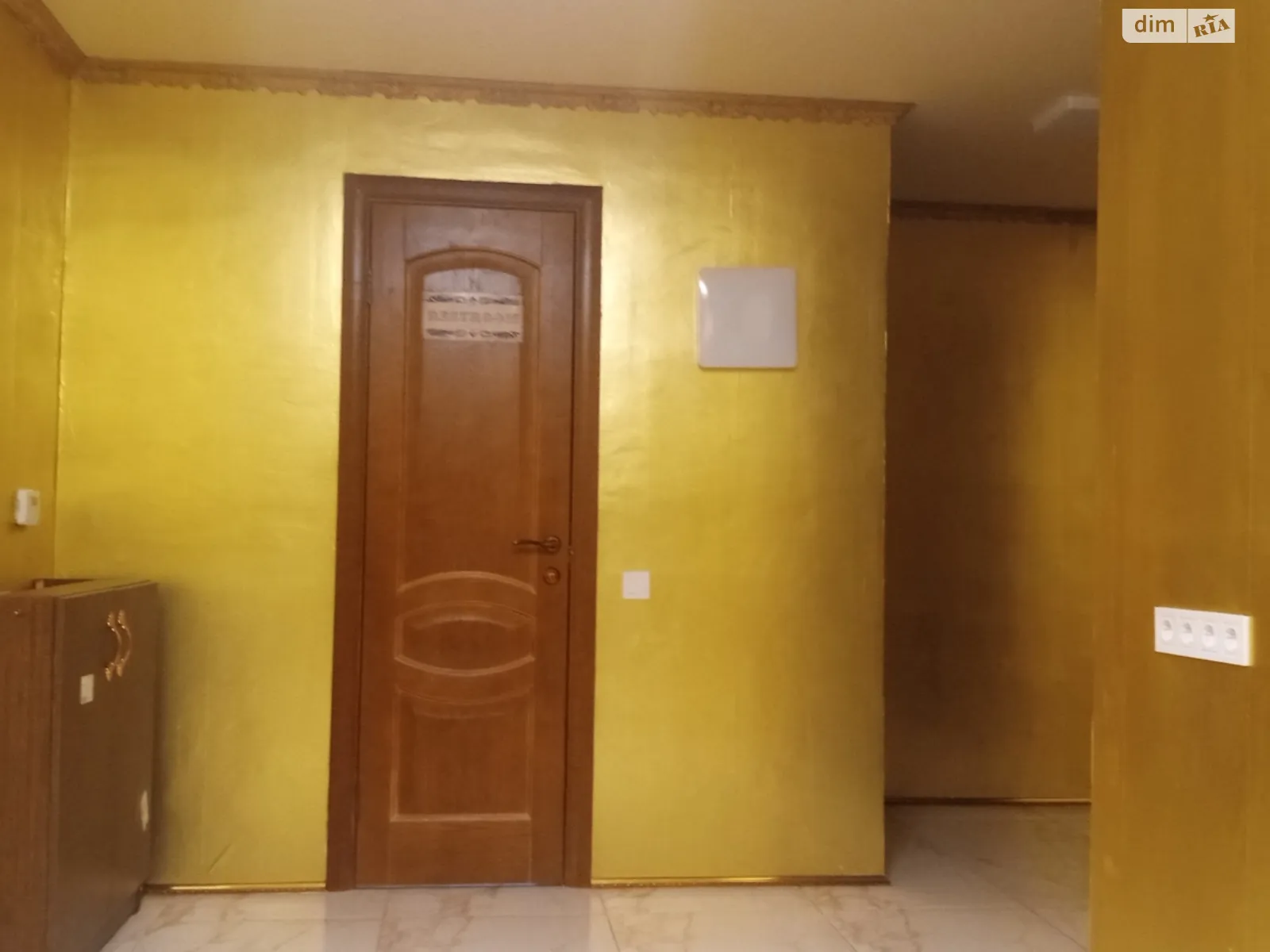 Сдается в аренду офис 17.7 кв. м в бизнес-центре, цена: 150 $ - фото 1