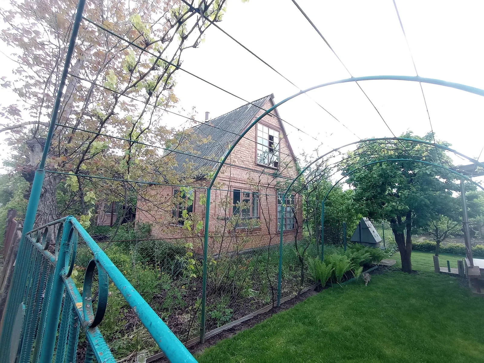 Продается дом на 2 этажа 50 кв. м с подвалом, цена: 8900 $ - фото 1