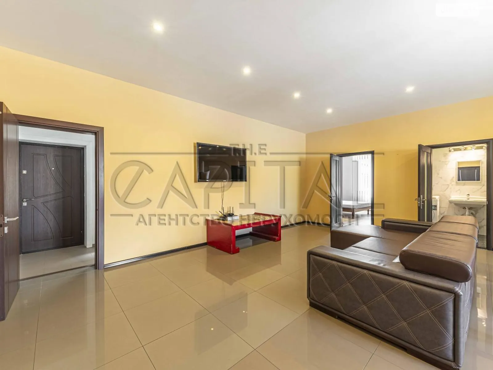 Сдается в аренду дом на 2 этажа 360 кв. м с гаражом, цена: 1600 $ - фото 1