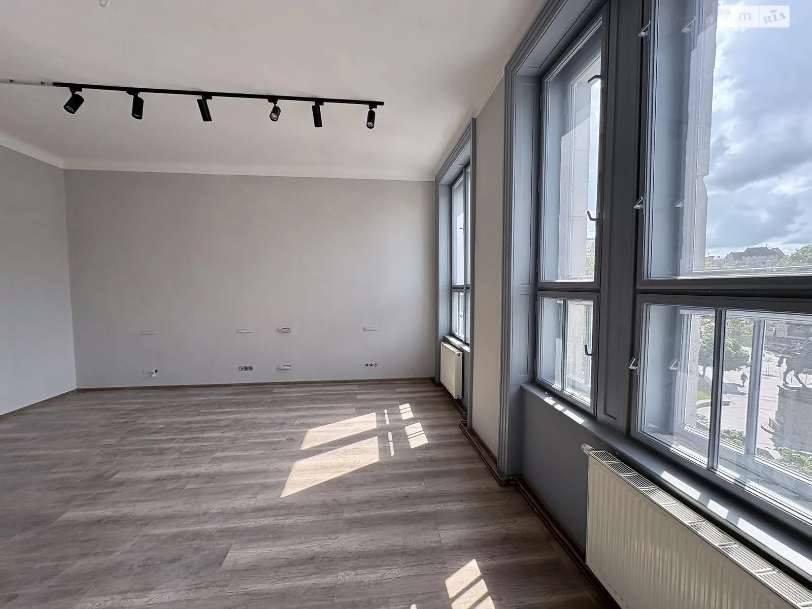 ул. Галицкая, 21 Галицкий Львов, цена: 1330 $ - фото 1