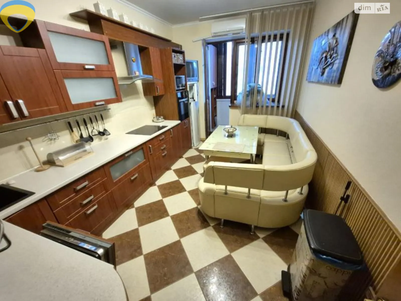 Продается 3-комнатная квартира 110 кв. м в Одессе, ул. Леонтовича, 6Б - фото 1
