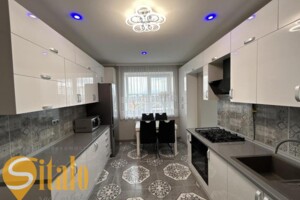 Продажа квартиры, Ивано-Франковская, Криховцы (Ивано-Франковск), р‑н. Бам, Виноградная улица, дом 15