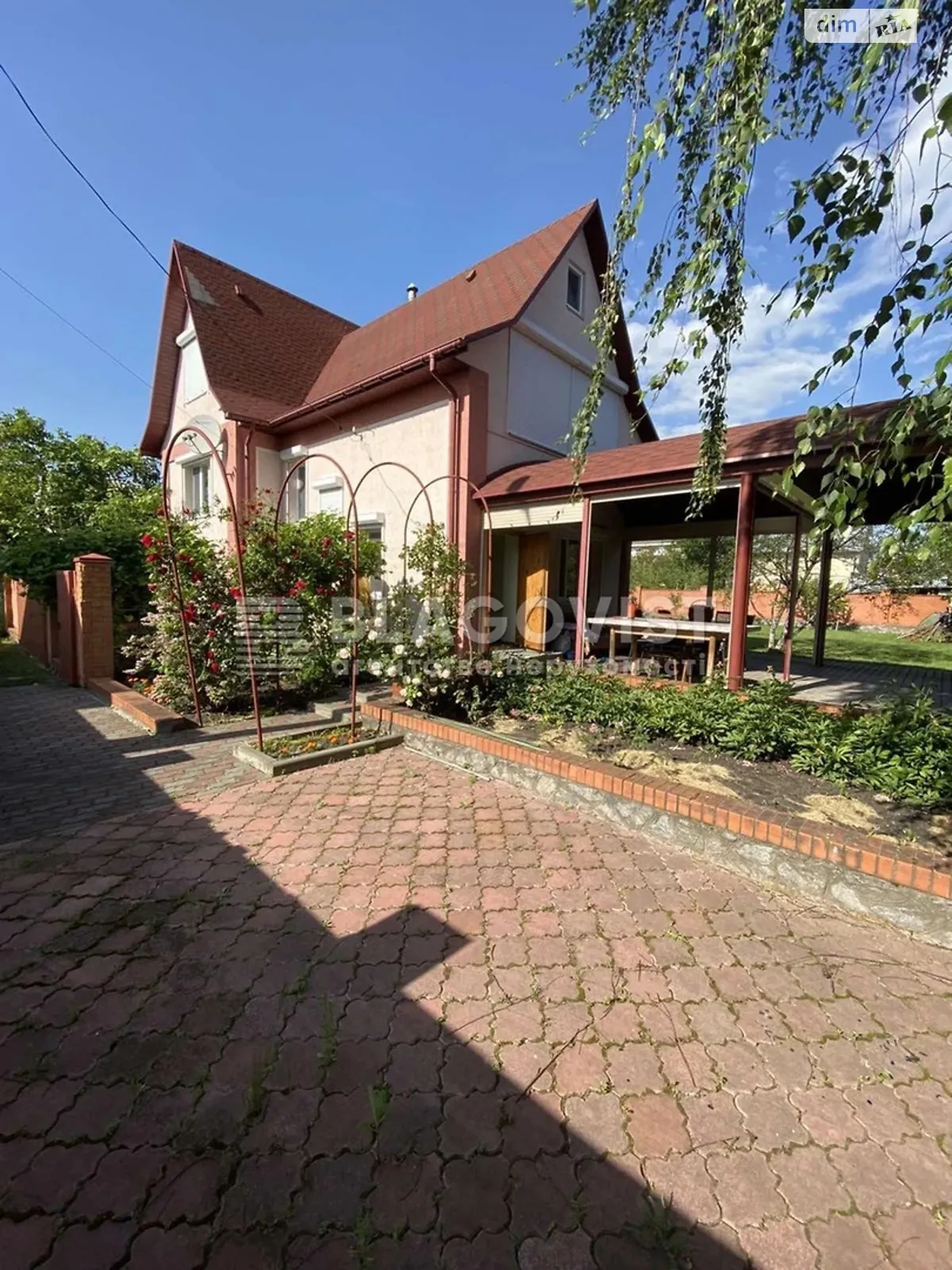 Продается дом на 3 этажа 180 кв. м с садом, цена: 140000 $ - фото 1