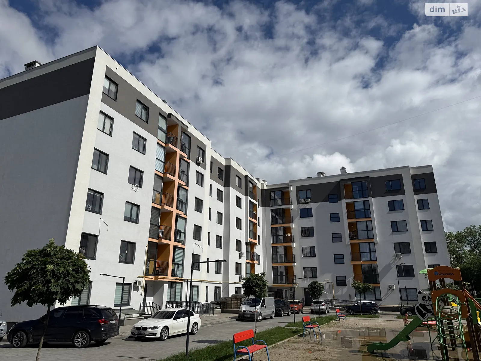 Продается 2-комнатная квартира 65 кв. м в Березиной, ул. Радужная, 100 - фото 1