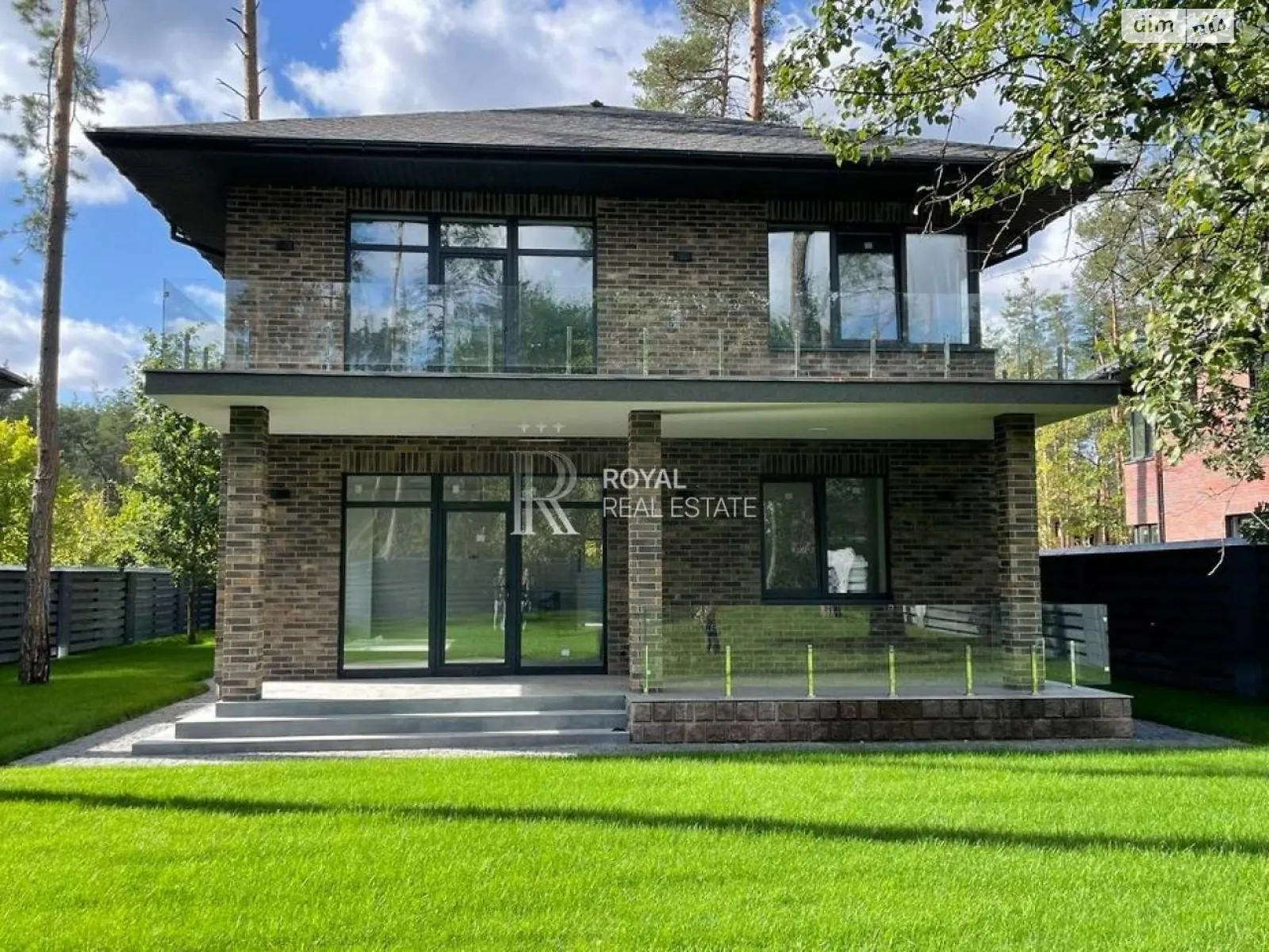Продается дом на 2 этажа 250 кв. м с мансардой, цена: 450000 $ - фото 1
