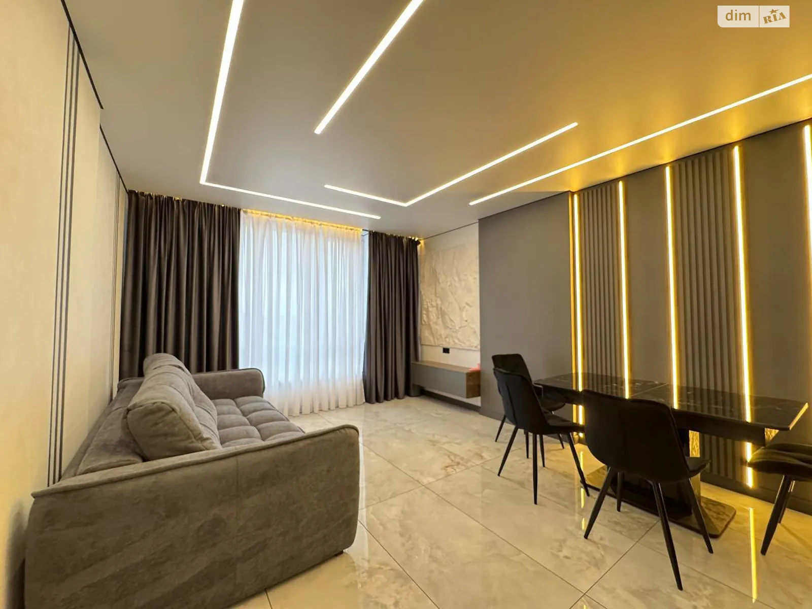 Продается 2-комнатная квартира 74.4 кв. м в Ивано-Франковске, ул. Ленкавского, 34 - фото 1