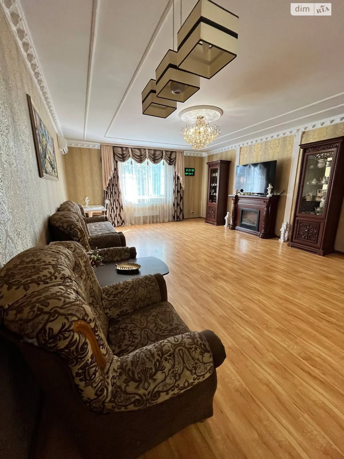 Сдается в аренду дом на 3 этажа 100 кв. м с баней/сауной, цена: 750 $ - фото 1
