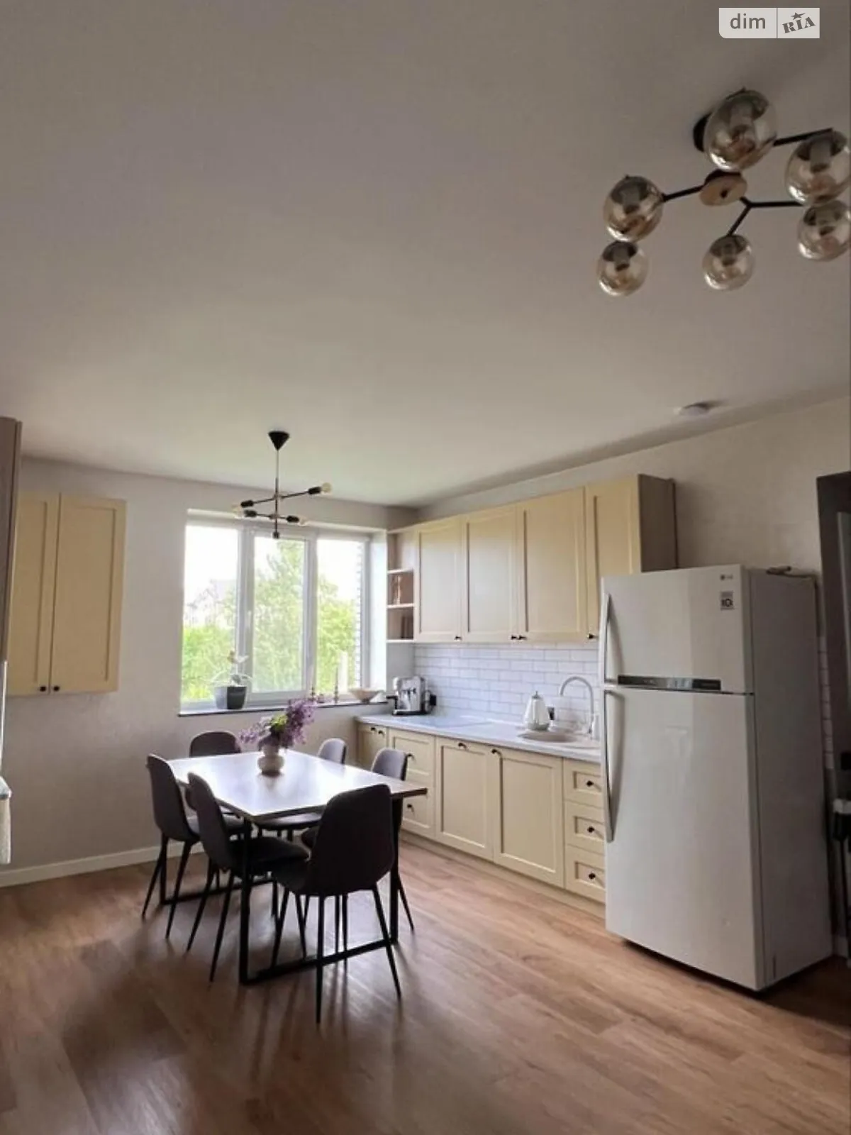 Продается 3-комнатная квартира 82 кв. м в Колоденке, ул. Красногорская - фото 1