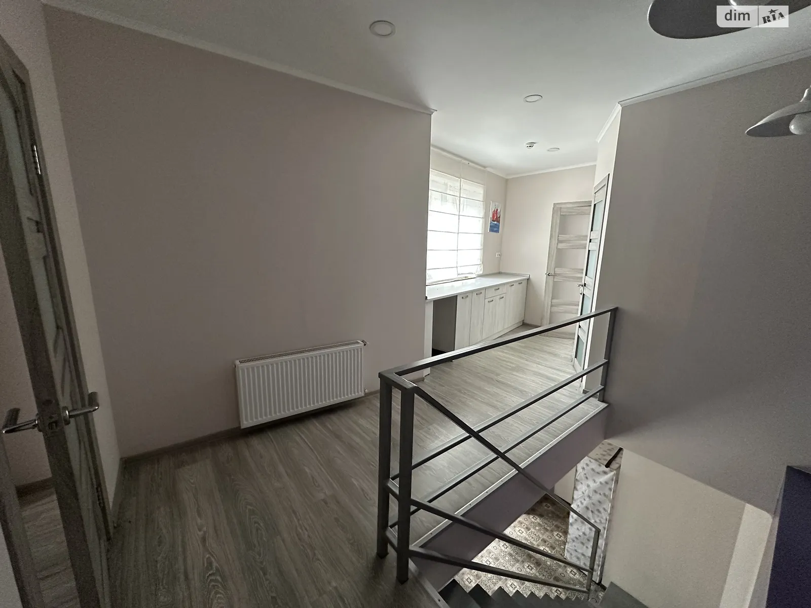 Продается офис 125 кв. м в бизнес-центре, цена: 50000 $ - фото 1