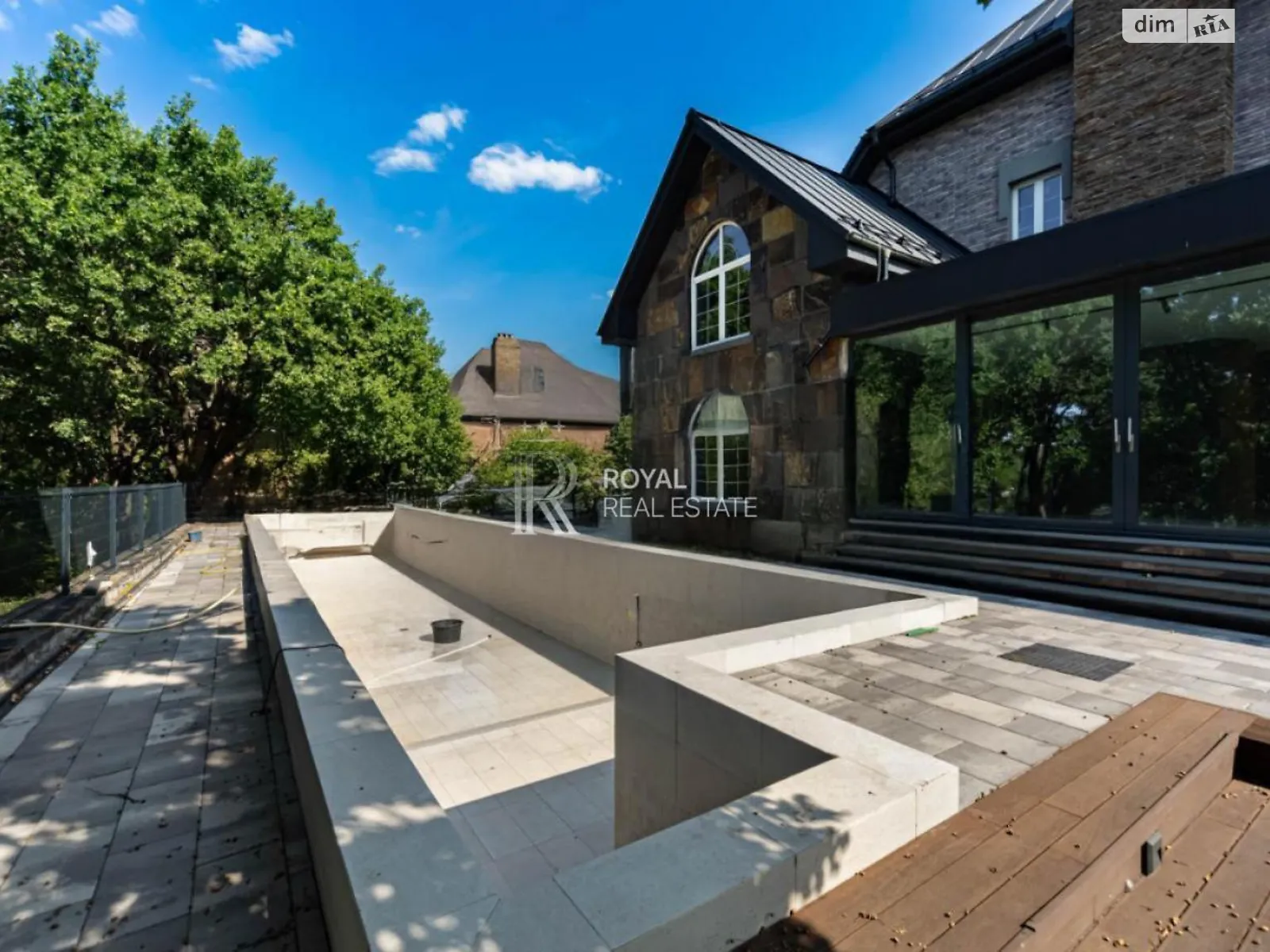 Сдается в аренду дом на 2 этажа 650 кв. м с мебелью, цена: 15000 $ - фото 1