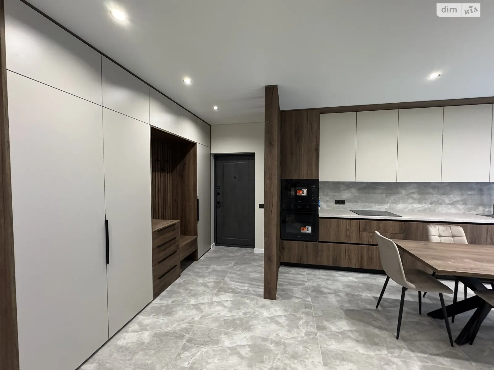 Продається 2-кімнатна квартира 63.3 кв. м у Ужгороді, цена: 115000 $ - фото 1