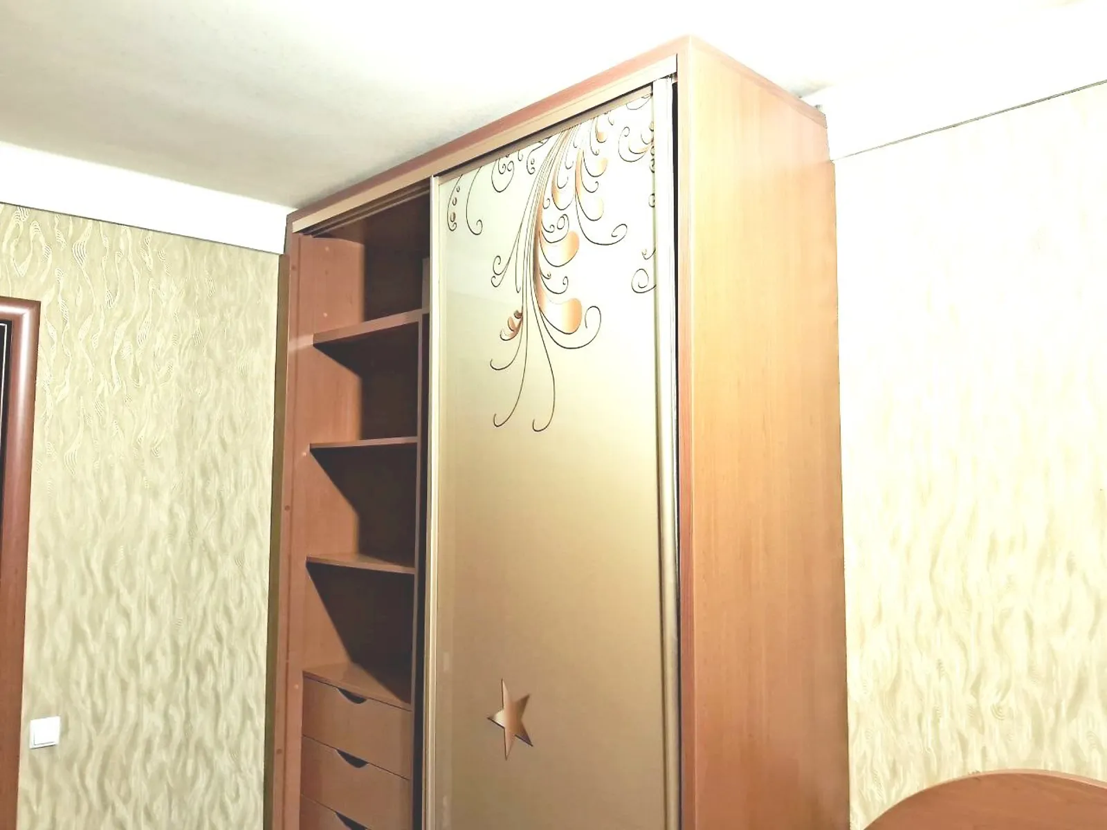 Продається 2-кімнатна квартира 45 кв. м у Кам'янському, вул. Нікопольська, 30 - фото 1