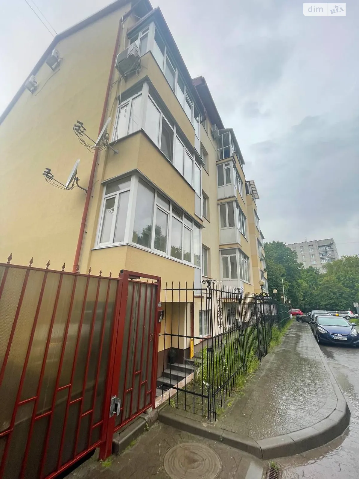 Здається в оренду приміщення вільного призначення 90 кв. м в 3-поверховій будівлі, цена: 600 $ - фото 1