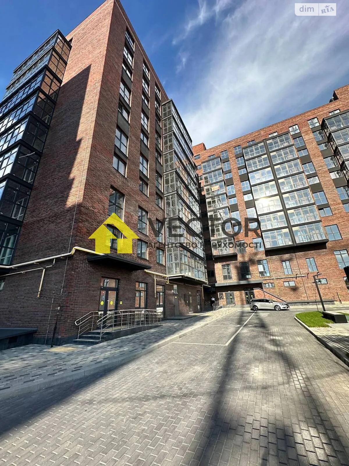 Продається 3-кімнатна квартира 91 кв. м у Полтаві, вул. Великотирнівська, 9А - фото 1