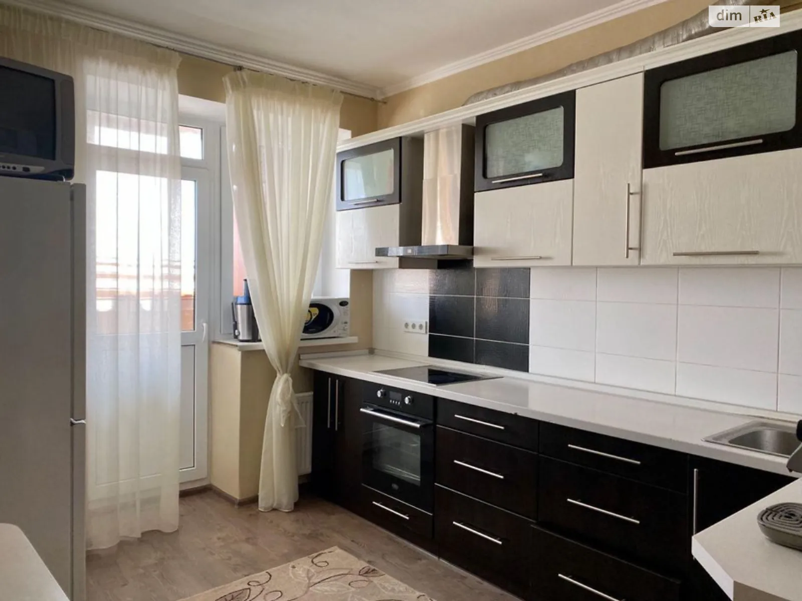 Продается 1-комнатная квартира 37 кв. м в Киеве, ул. Олега Мудрака(Генерала Наумова), 66 - фото 1