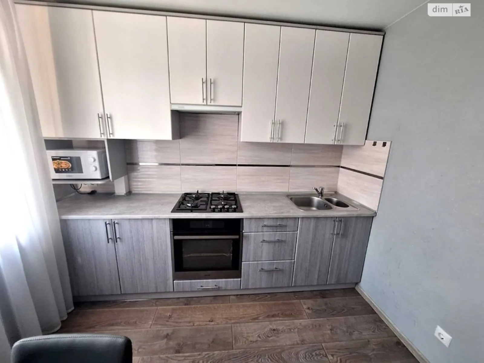 Продается 1-комнатная квартира 42 кв. м в Киеве, ул. Депутатская, 6 - фото 1