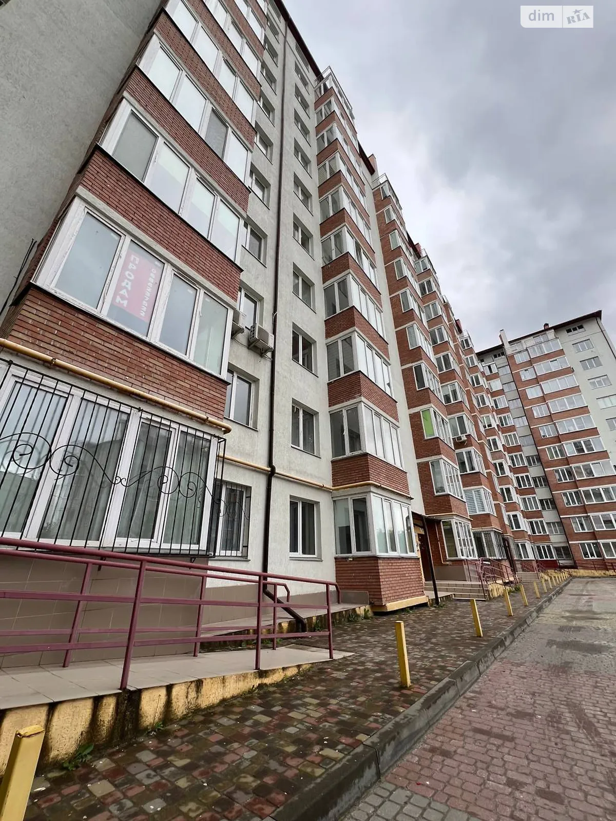 Продается 2-комнатная квартира 68.6 кв. м в Львове, ул. Величковского, 61 - фото 1