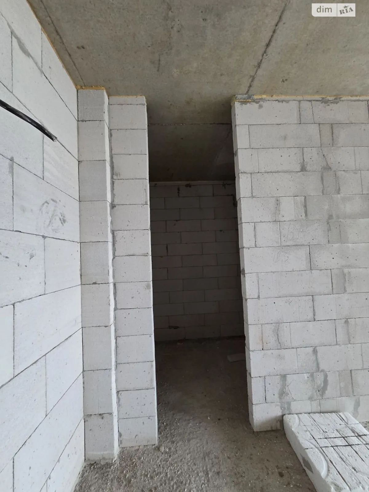 Продается 2-комнатная квартира 57 кв. м в Ивано-Франковске, ул. Левицкого Романа, 4 - фото 1