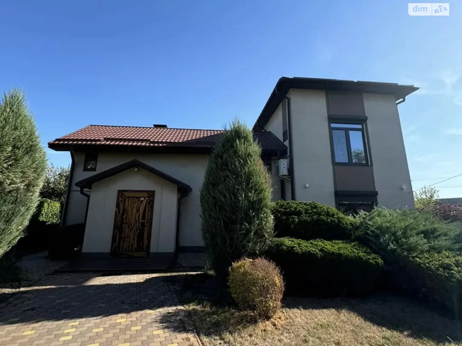 Продается дом на 2 этажа 210 кв. м с камином, цена: 165000 $ - фото 1