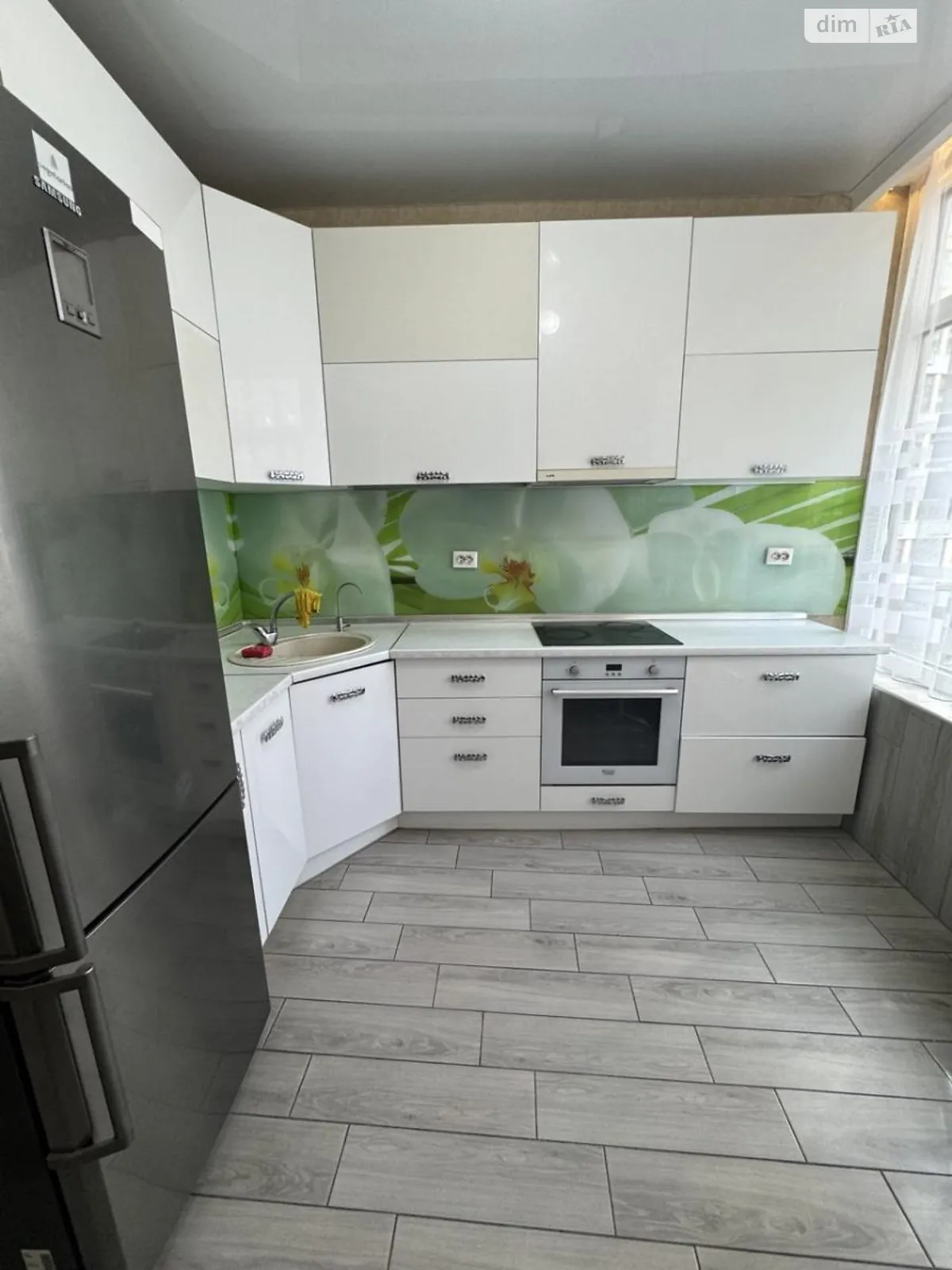 Продается 1-комнатная квартира 40 кв. м в Одессе, ул. Валерия Самофалова - фото 1