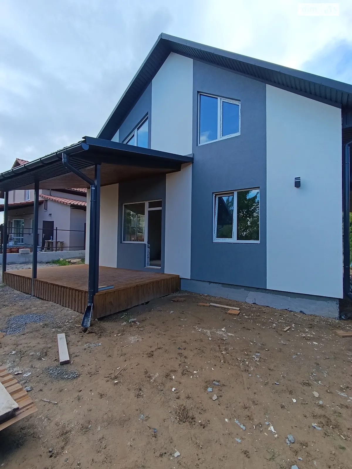 Продается дом на 2 этажа 130 кв. м с бассейном, цена: 77000 $ - фото 1