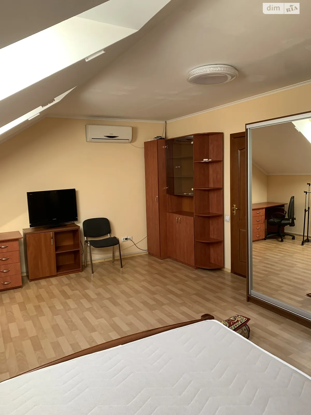 Сдается в аренду дом на 2 этажа 85 кв. м с бассейном, цена: 14500 грн - фото 1