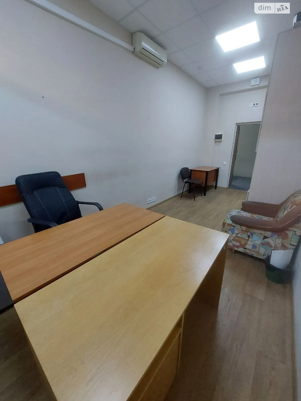 Сдается в аренду офис 15.6 кв. м в бизнес-центре, цена: 3120 грн - фото 1