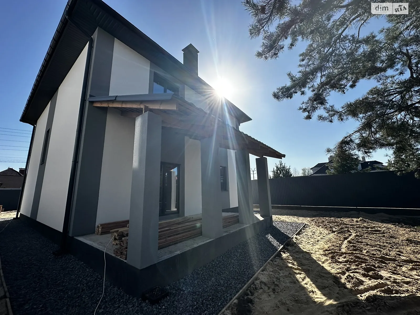 Продается дом на 2 этажа 150 кв. м с верандой, цена: 135000 $ - фото 1