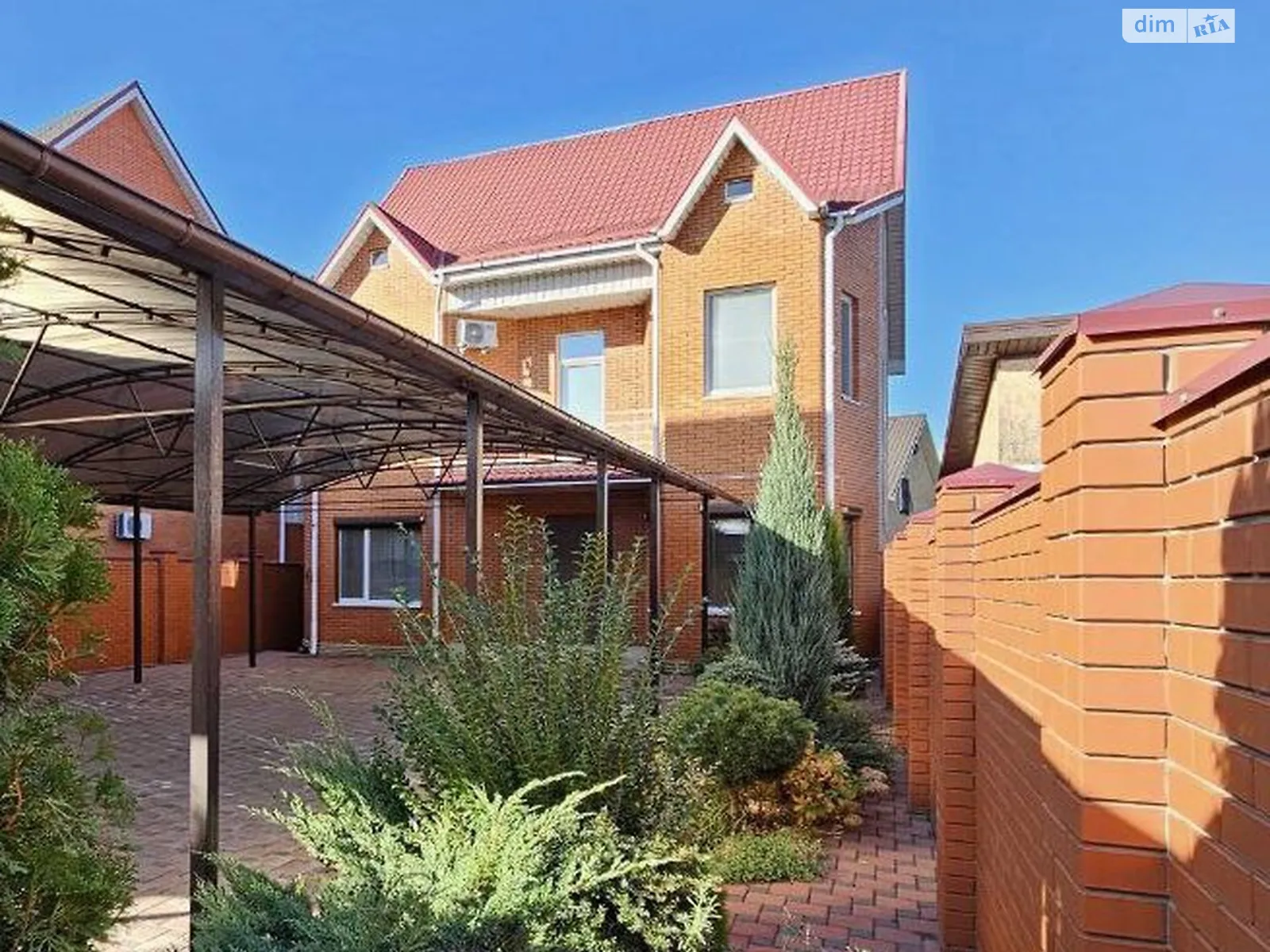 Продается дом на 2 этажа 212.6 кв. м с гаражом, цена: 178000 $ - фото 1