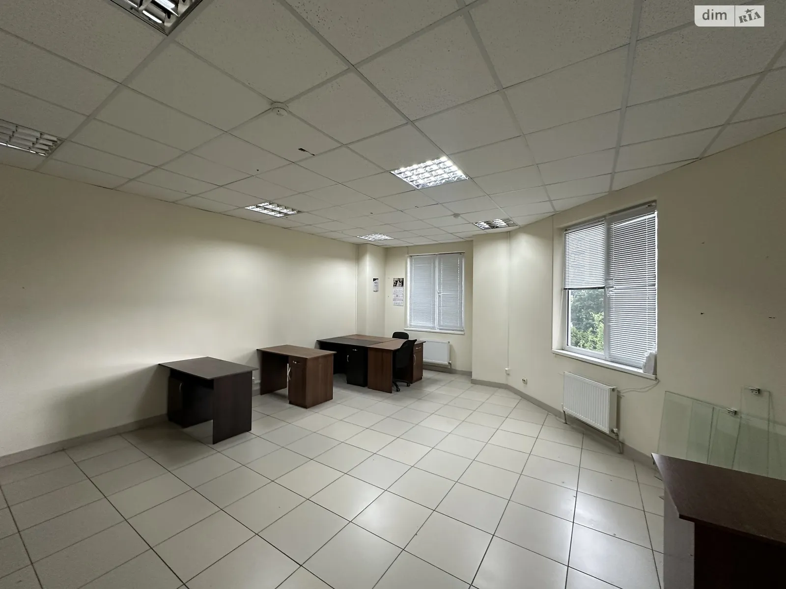 Сдается в аренду офис 36.8 кв. м в бизнес-центре, цена: 8096 грн - фото 1