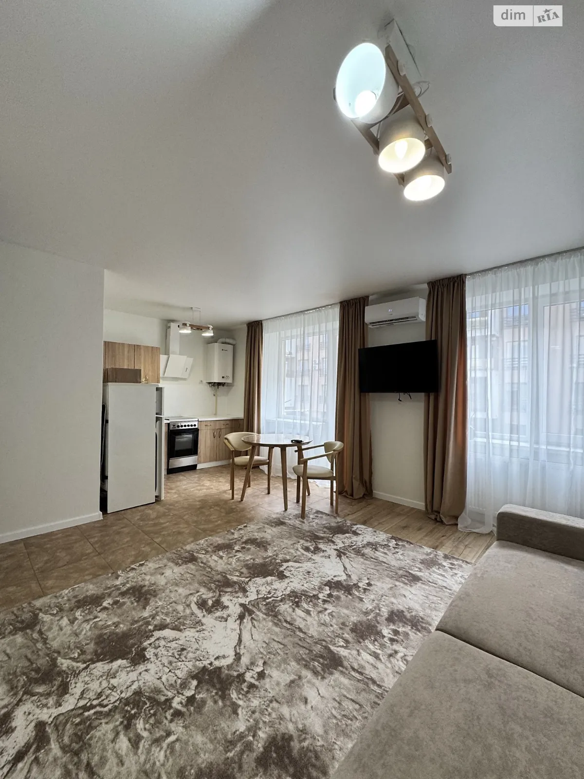 Продается 1-комнатная квартира 33 кв. м в Ужгороде, вул. Петра Линтура - фото 1