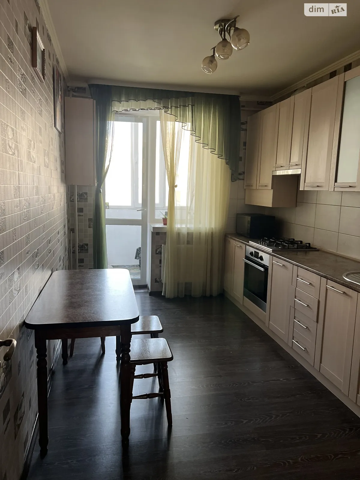 2-комнатная квартира 60 кв. м в Луцке, ул. Возрождения, 50 - фото 1