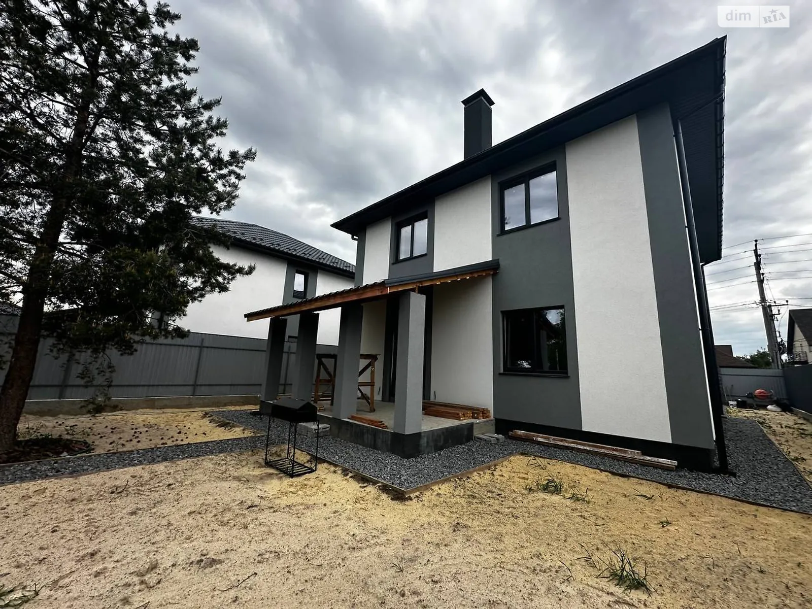 Продается дом на 2 этажа 150 кв. м с подвалом, цена: 135000 $ - фото 1