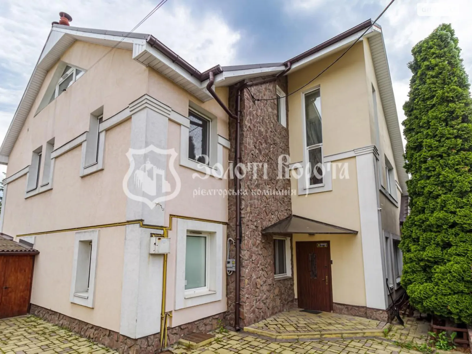 Продается дом на 3 этажа 373.8 кв. м с баней/сауной, цена: 350000 $ - фото 1